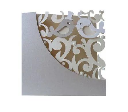 Invitación con diseño de encaje calado con láser