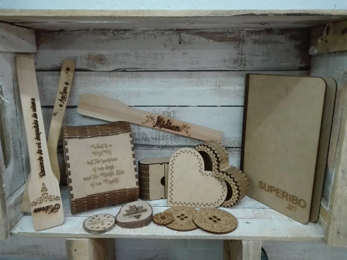 Regalos personalizados en madera con grabado láser